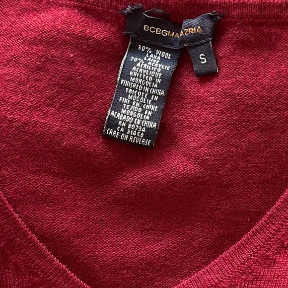 BCBG Small V neck sweater - Picture 2 of 8